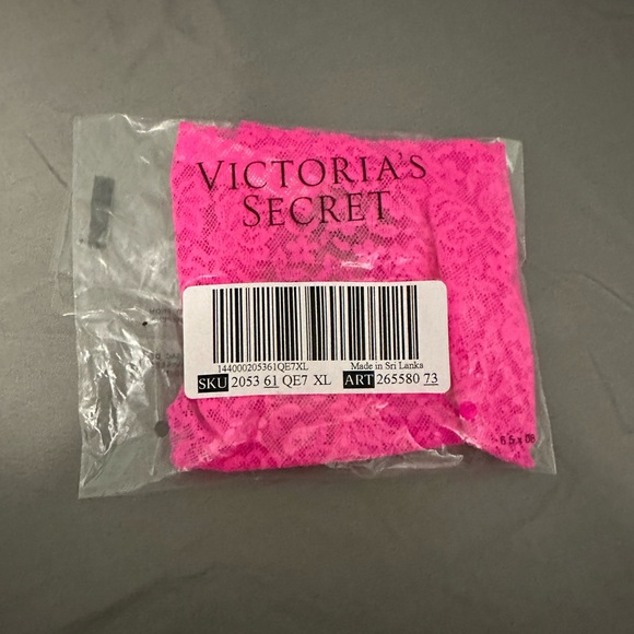 NWOT VS PINK NO-SHOW SOFT LACE THONG UNDERWEAR - Picture 1 of 2